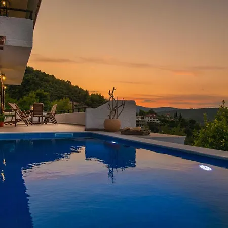 ヴィラ Pantheon エピダウロス